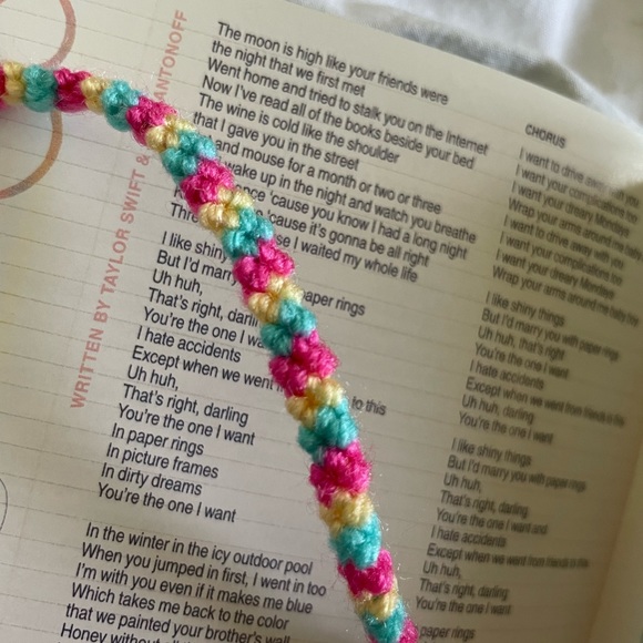 💗Taylor Swift Lover inspired friendship bracelet 💗 - Picture 3 of 3